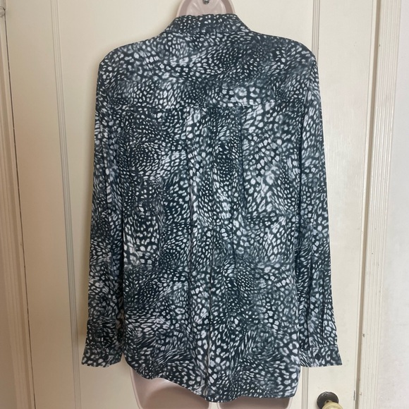 Cloth & Stone for Anthropologie “Watercolor” Slippery Blouse with Hi-Lo hem -NWT - Picture 4 of 9